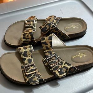 Luffymomo leopard print sandals